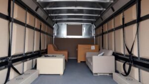 شاحنات حديثة مجهزة لنقل عفش خيطان