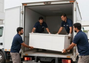 فريق نقل عفش عبدالله مبارك المحترف أثناء العمل