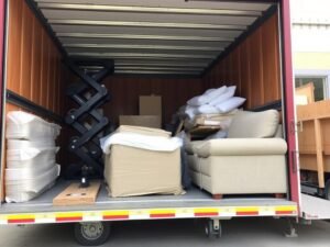 معدات متطورة لفك وتغليف ونقل العفش في الفروانية